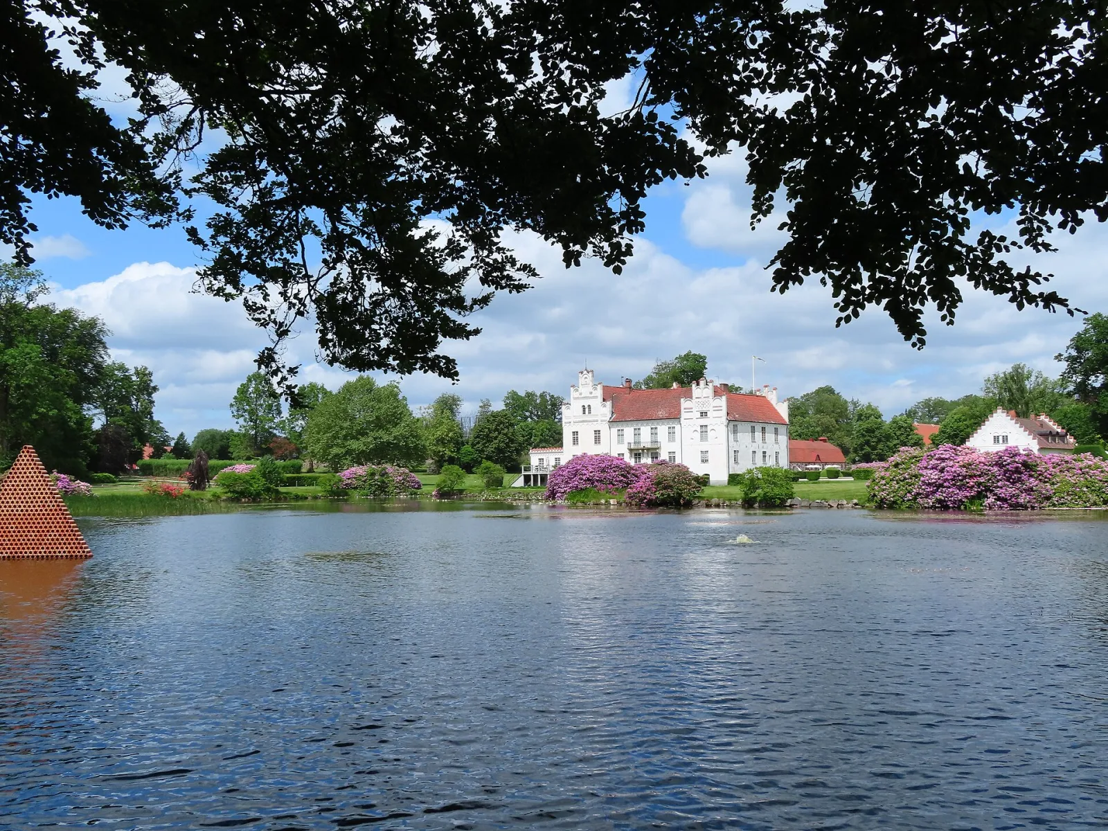 Schloss Wanås mit Park und Skulptur